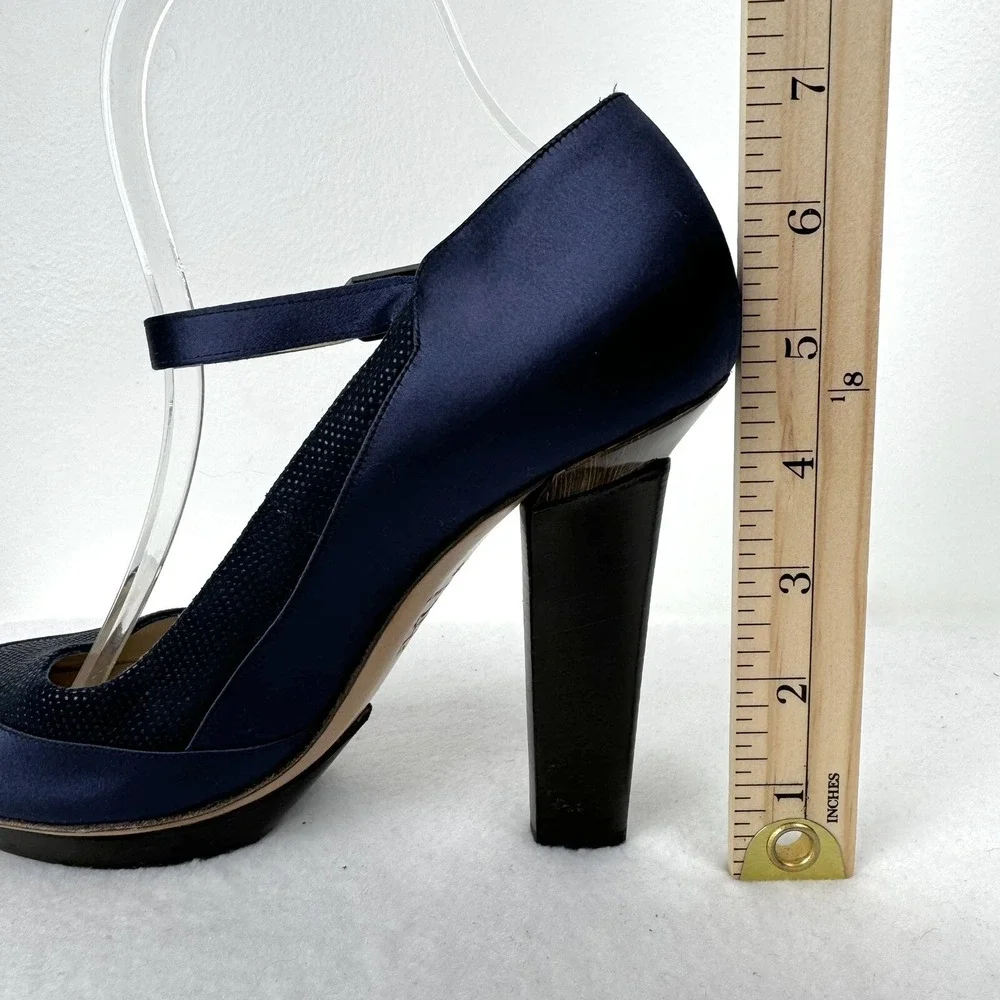 Nicholas Kirkwood High Heels EU 38 US 7.5 Navy Satin‎ Round Toe Italy Maryjane